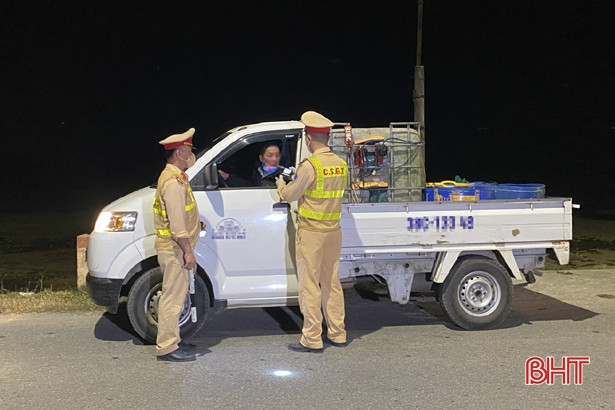 Công an TX Hồng Lĩnh xử phạt gần 170 triệu đồng các lỗi vi phạm giao thông