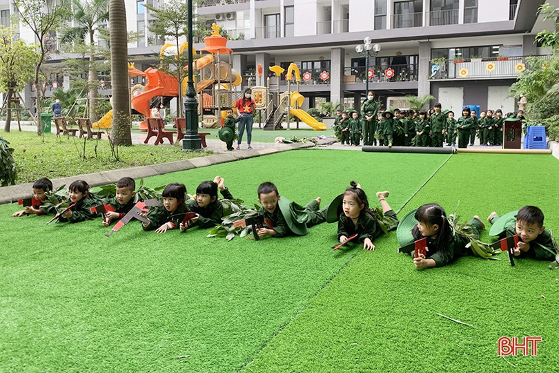 Bé mầm non Trí Đức hóa thân thành những chiến sỹ nhí