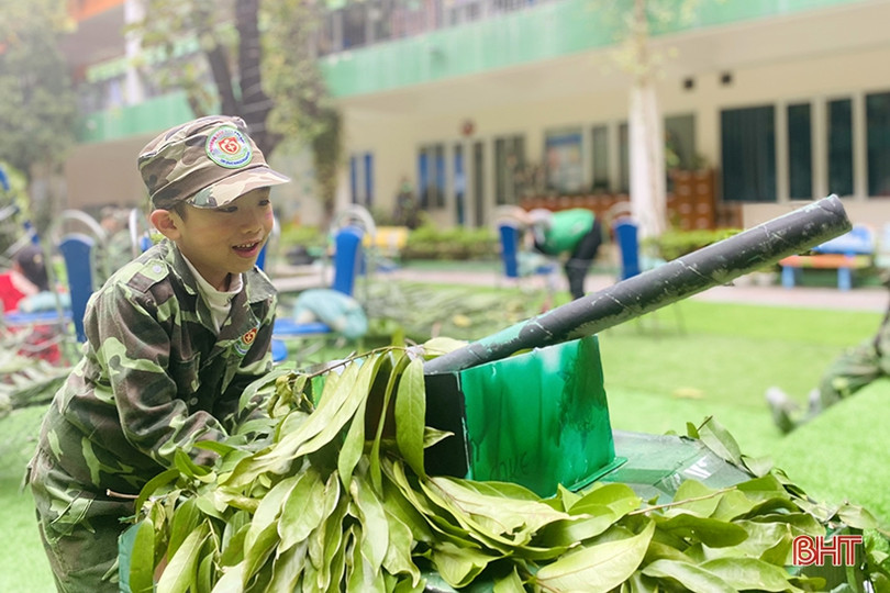 Bé mầm non Trí Đức hóa thân thành những chiến sỹ nhí