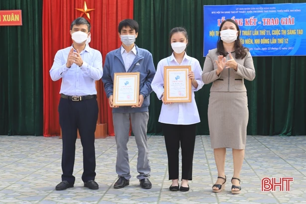 Nghi Xuân trao 14 giải các cuộc thi sáng tạo năm 2021