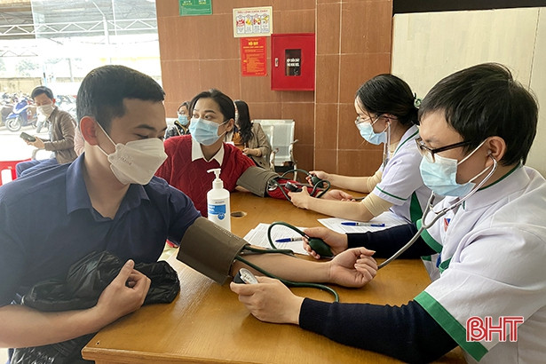 TP Hà Tĩnh tiêm mũi 3 vắc-xin phòng COVID-19 cho người dân