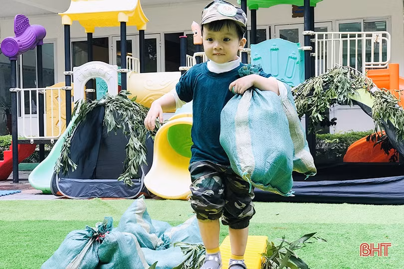 Bé mầm non Trí Đức hóa thân thành những chiến sỹ nhí