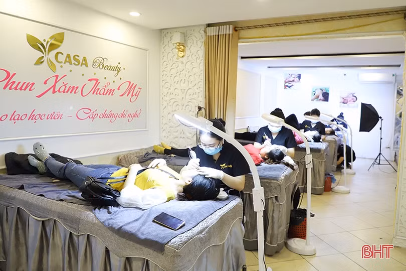 Dịch vụ làm đẹp phục vụ chị em vào mùa cao điểm