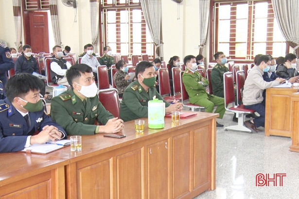 Trang bị kiến thức về chống khai thác hải sản bất hợp pháp cho ngư dân Nghi Xuân