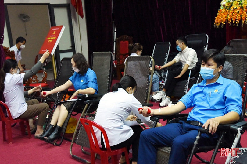 Huyện Kỳ Anh tổ chức hiến máu tình nguyện, thu về 323 đơn vị máu