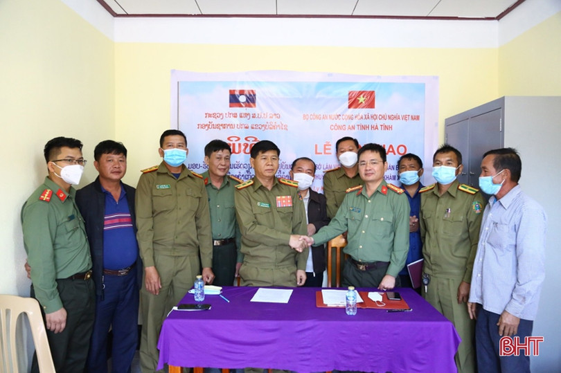 Hà Tĩnh bàn giao trụ sở công an các bản giáp biên giới Việt - Lào