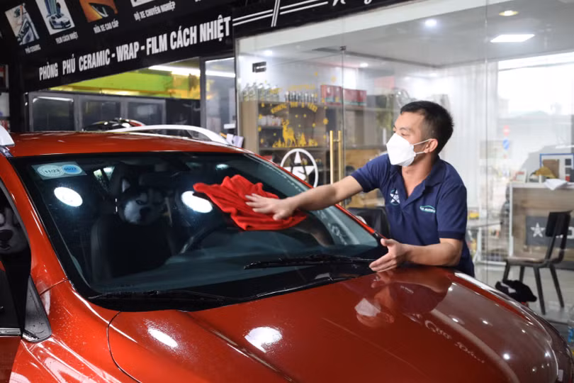 Tết cận kề, đua nhau mang xế cưng đi “tút tát”