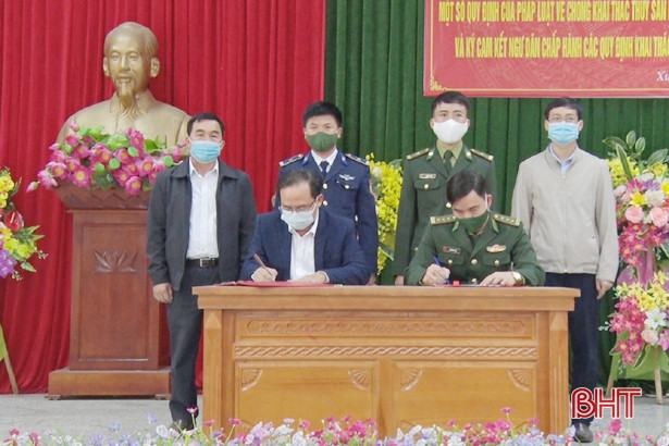 Trang bị kiến thức về chống khai thác hải sản bất hợp pháp cho ngư dân Nghi Xuân