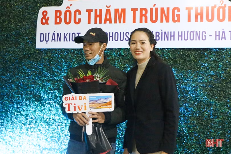 Khách hàng mua shophouse Chợ Bình Hương trúng xe SH 79,5 triệu đồng