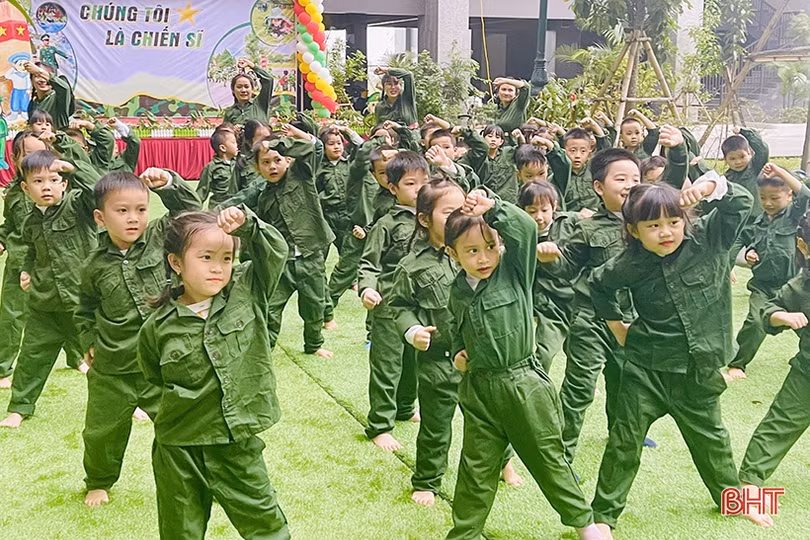 Bé mầm non Trí Đức hóa thân thành những chiến sỹ nhí