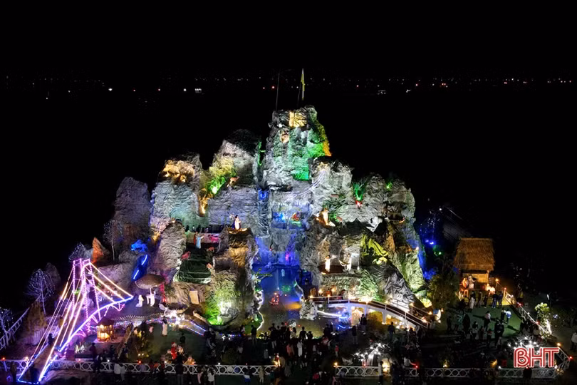 Các nhà thờ ở Hà Tĩnh lung linh trước lễ Giáng sinh