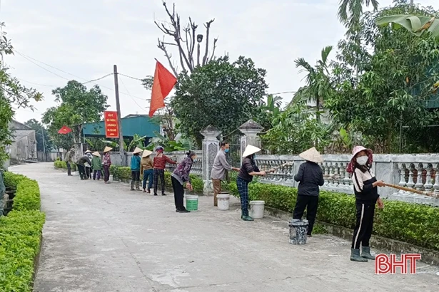 Chi hội trưởng nông dân vùng giáo chung tay xây dựng khu dân cư kiểu mẫu
