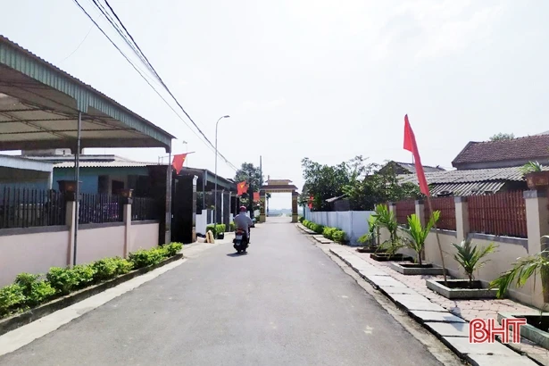 Chi hội trưởng nông dân vùng giáo chung tay xây dựng khu dân cư kiểu mẫu