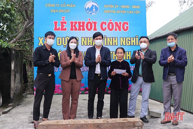 Trao nhà tình nghĩa cho 12 hộ nghèo, gia đình chính sách Can Lộc