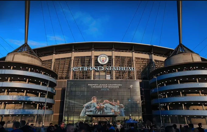 Vì sao Chelsea, MU, Man City hay Liverpool vẫn “sống khỏe” qua đại dịch?