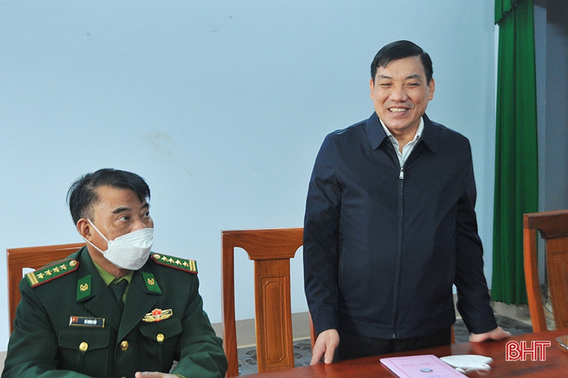 Giám đốc Công an Hà Tĩnh chúc mừng Giáng sinh Giáo hạt Ngàn Sâu