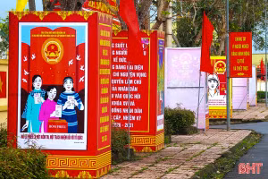 Ngập tràn sắc đỏ chào đón ngày hội lớn của non sông