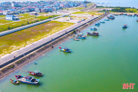 Ngư dân đầu tư tàu lớn, phấn khởi vươn khơi