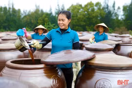 Các cơ sở chế biến nước mắm truyền thống ở TX Kỳ Anh gia tăng sản xuất
