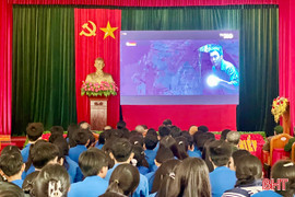 Phường Hoành Sơn sinh hoạt chính trị qua phim "Mưa đỏ"