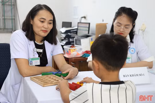 Phát hiện nhiều trẻ chậm nói, tăng động qua khám sàng lọc ở Hà Tĩnh