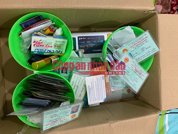 Tang vật vụ án Triệt phá đường dây đánh bạc qua mạng với số tiền giao dịch hơn 10 nghìn tỷ đồng