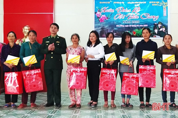 Người dân vùng biên Hà Tĩnh vui “Xuân đoàn kết - Tết biên cương”