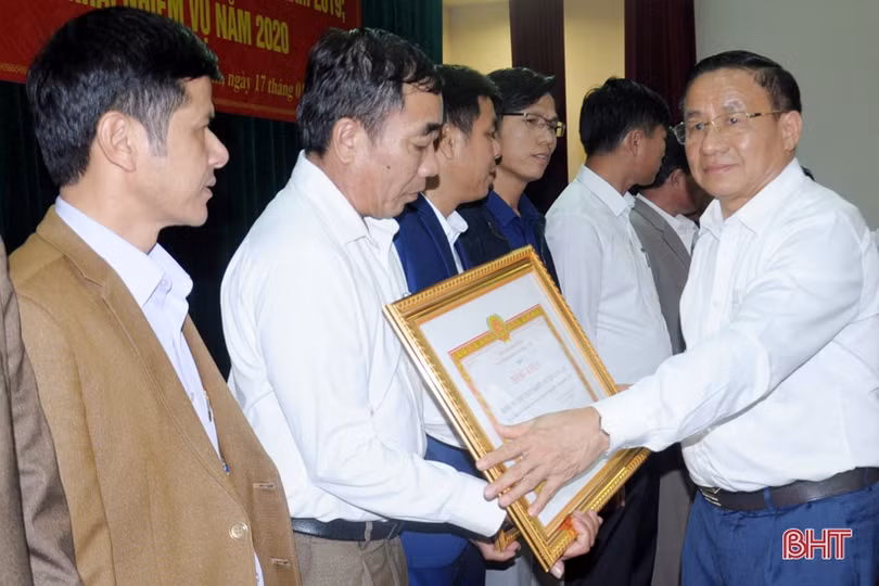 Cả hệ thống chính trị Hà Tĩnh tập trung dồn sức cho công tác xây dựng Đảng