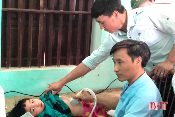 Formosa Hà Tĩnh hỗ trợ khám sức khỏe, trao quà cho đồng bào dân tộc Chứt