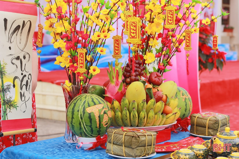 Công đoàn ngành Giáo dục Hà Tĩnh trao 419 suất quà cho học sinh, giáo viên