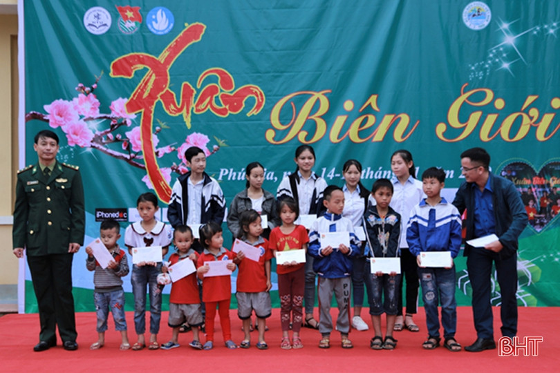 Rộn ràng Xuân biên giới 2020 tại huyện miền núi Hương Khê