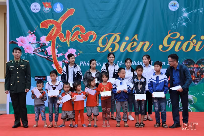 Rộn ràng Xuân biên giới 2020 tại huyện miền núi Hương Khê