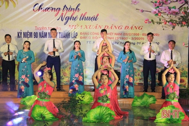 Các địa phương Hà Tĩnh tổ chức chương trình “Mùa Xuân dâng Đảng”