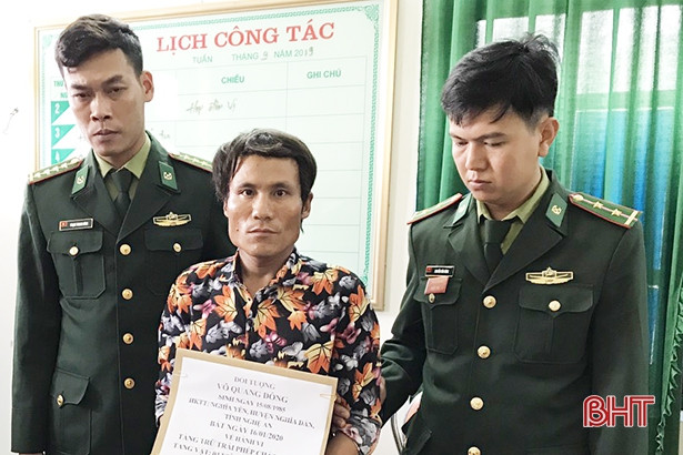 Bắt 2 đối tượng vận chuyển ma túy trên cùng một chuyến xe khách