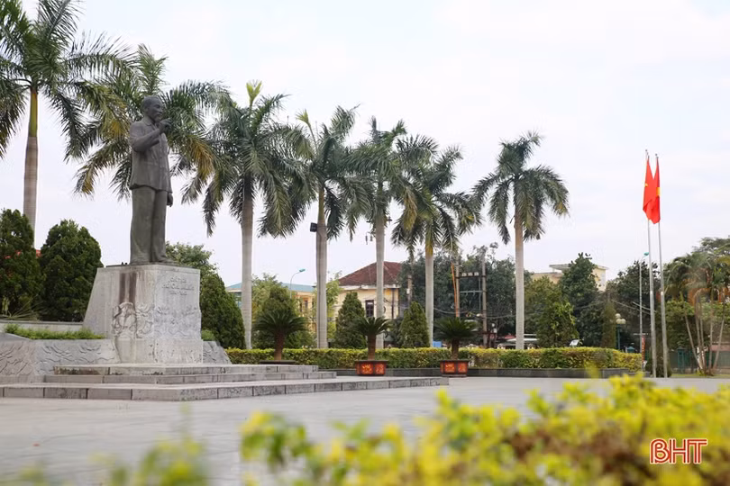 Thành phố Hà Tĩnh náo nức vào xuân