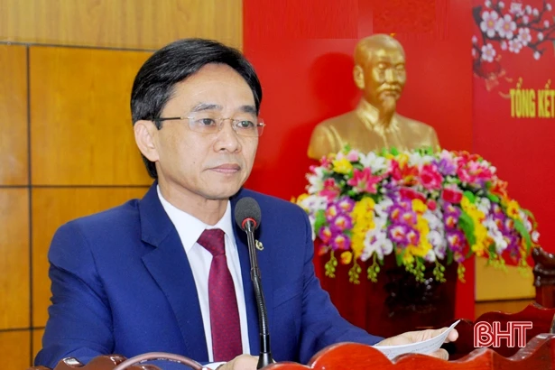 Đảng ủy Khối CCQ&DN Hà Tĩnh khen thưởng 26 tập thể hoàn thành xuất sắc nhiệm vụ