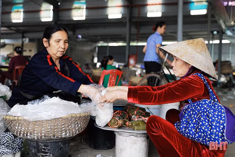 Rộn ràng phiên chợ truyền thống ở Hương Sơn