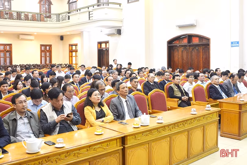 Đội ngũ trí thức, văn nghệ sỹ, báo chí Hà Tĩnh đóng góp quan trọng vào thực hiện nhiệm vụ chính trị của tỉnh