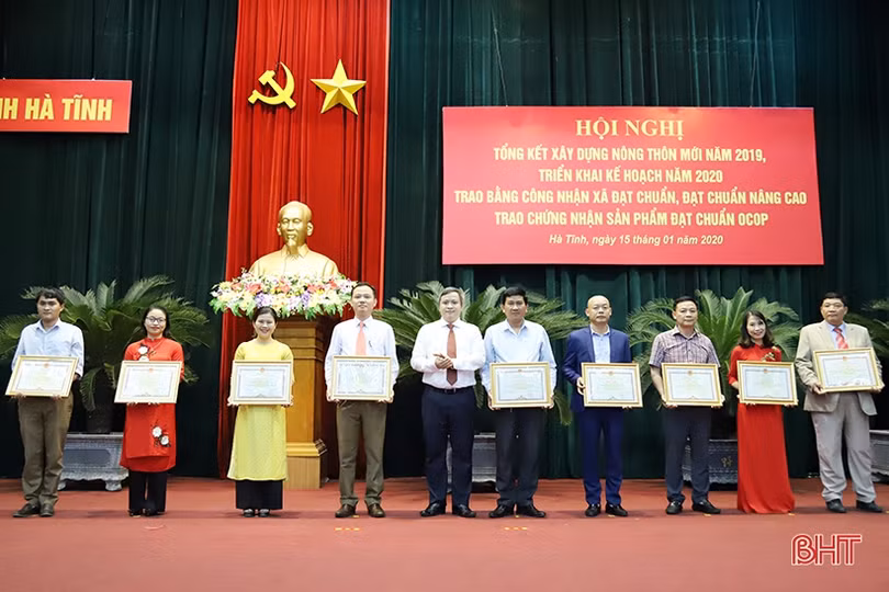 Bí thư Tỉnh ủy Hà Tĩnh: Xây dựng NTM là nhiệm vụ chính trị trọng tâm, lâu dài, là trách nhiệm của toàn xã hội