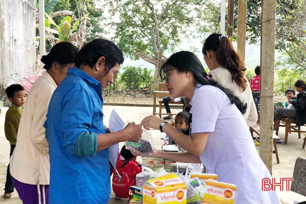 Formosa Hà Tĩnh hỗ trợ khám sức khỏe, trao quà cho đồng bào dân tộc Chứt