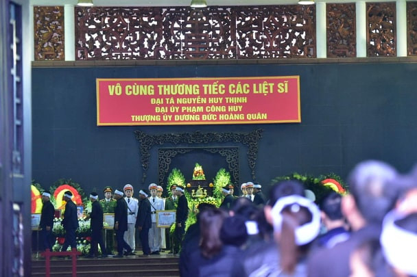 Lễ tang ba chiến sỹ công an hy sinh khi làm nhiệm vụ tại Đồng Tâm