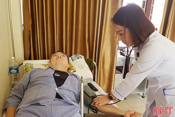 Bệnh gout và những biến chứng nguy hiểm cho xương khớp và thận