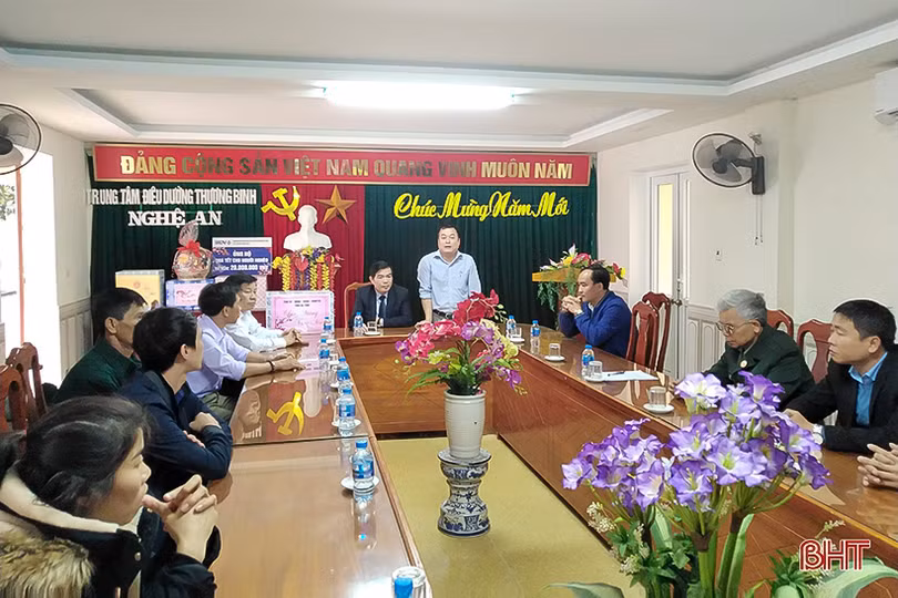 Lãnh đạo Hà Tĩnh thăm hỏi, tặng quà Mẹ Việt Nam Anh hùng và các đối tượng chính sách