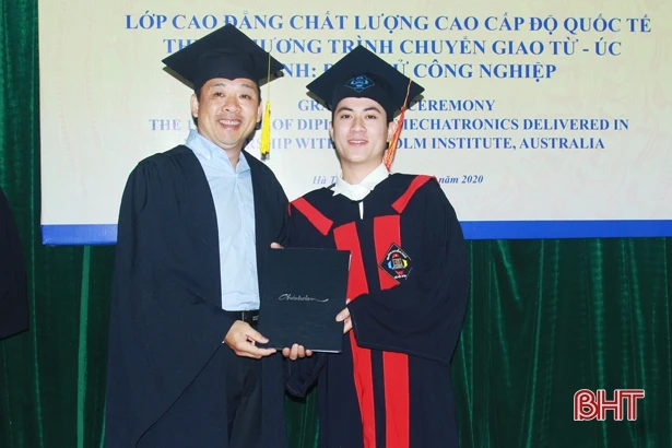Sinh viên Trường Cao đẳng Việt Đức Hà Tĩnh tốt nghiệp chương trình đào tạo quốc tế