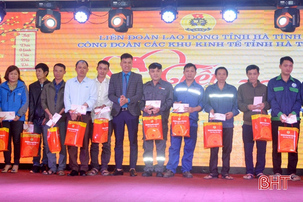 Công đoàn các Khu kinh tế Hà Tĩnh tổ chức “Tết sum vầy” cho công nhân