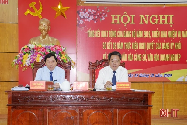 Đảng ủy Khối CCQ&DN Hà Tĩnh khen thưởng 26 tập thể hoàn thành xuất sắc nhiệm vụ