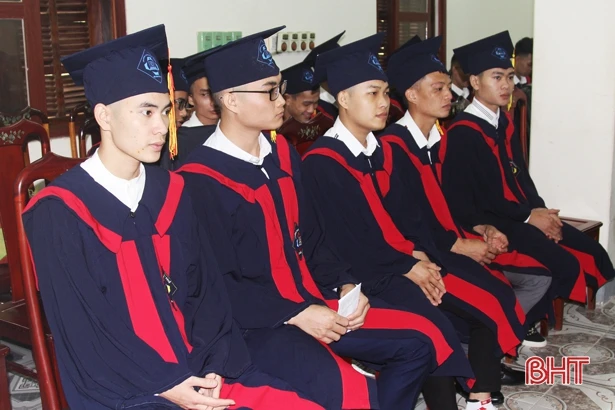 Sinh viên Trường Cao đẳng Việt Đức Hà Tĩnh tốt nghiệp chương trình đào tạo quốc tế