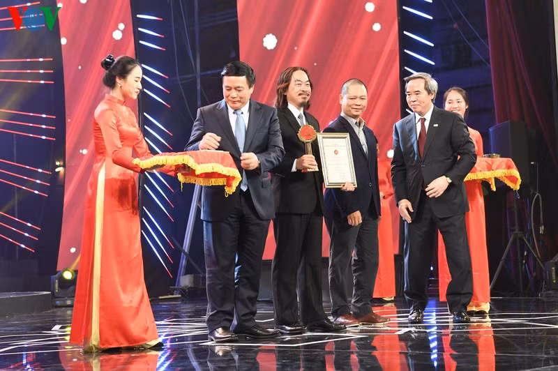 Toàn cảnh Lễ trao giải Búa liềm Vàng 2019