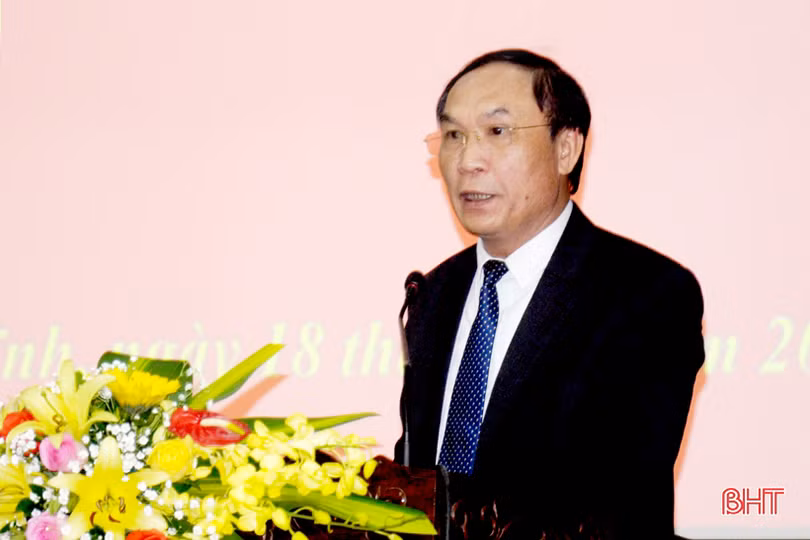 Hội thảo khoa học “90 năm lịch sử vẻ vang của Đảng bộ tỉnh Hà Tĩnh”