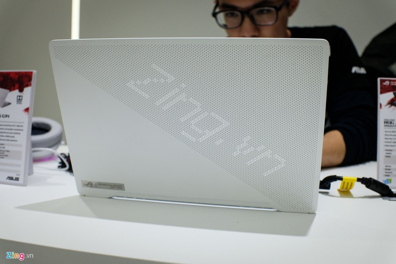 Chi tiết laptop 14 inch mạnh, nhẹ nhất thế giới ảnh 6 Chi tiết laptop 14 inch mạnh, nhẹ nhất thế giới